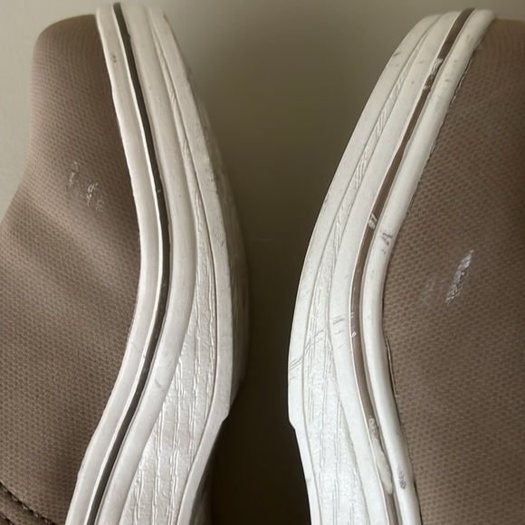 Croft&Barrow. sole (sense)ability ladies, slip on,,size 9 never used ￼ - Picture 14 of 16